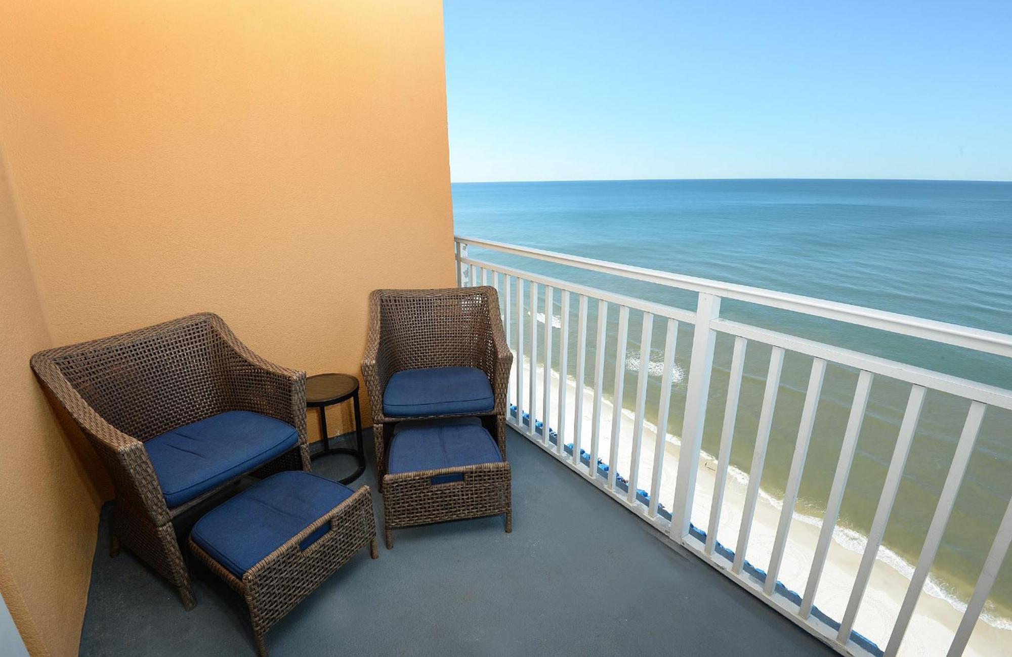 Beachfront Oasis At Splash And Aparthotel