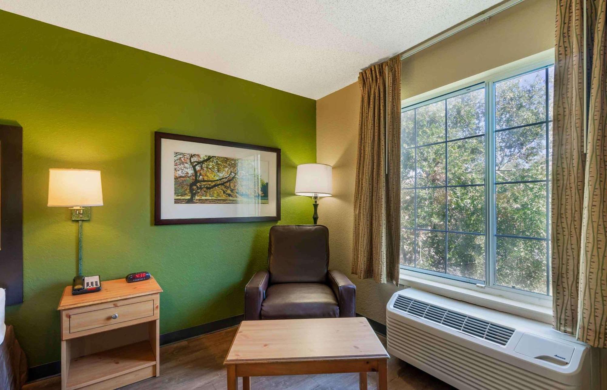 Extended America - - Carillon Park Hotel 2*