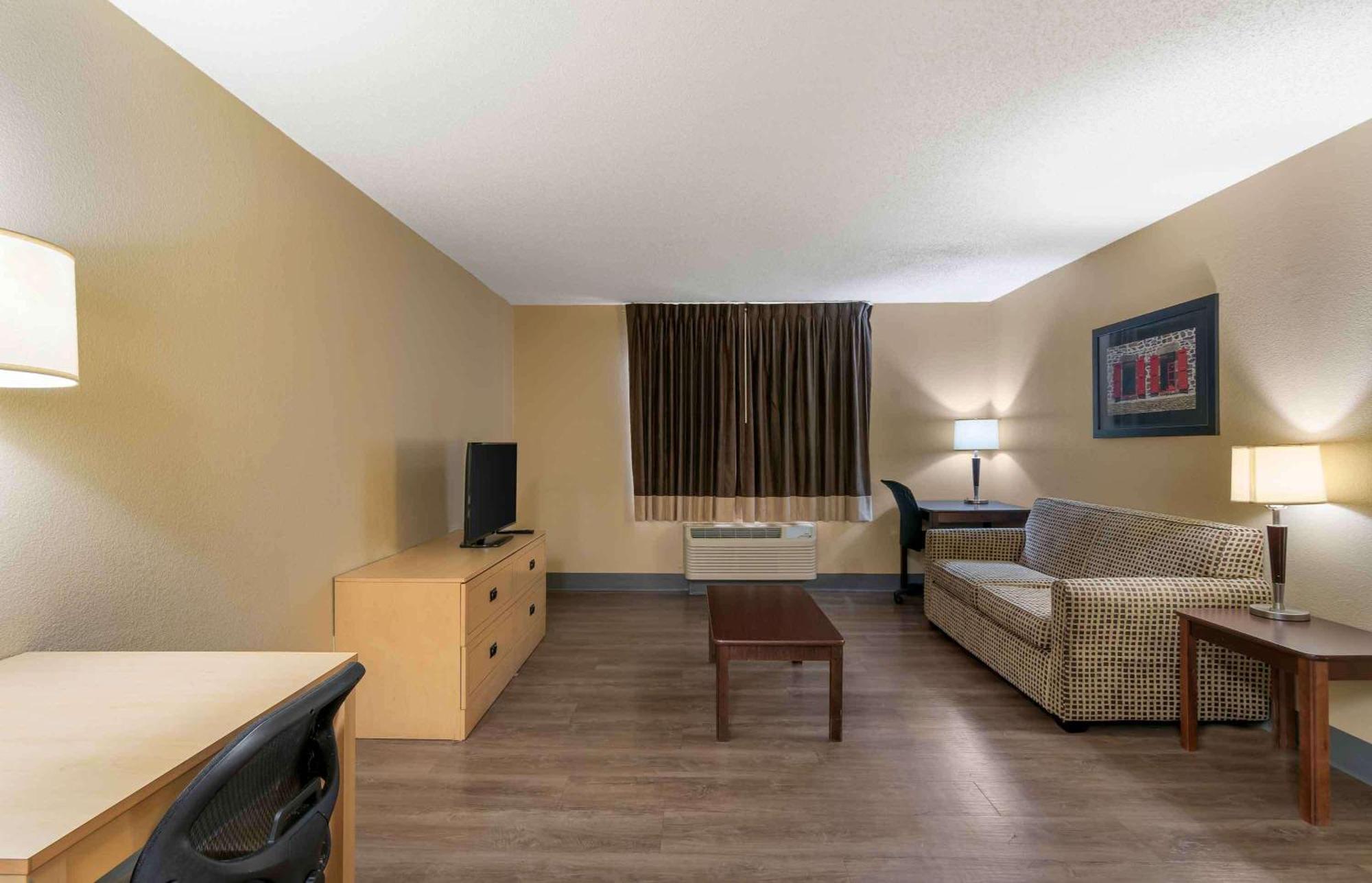 Extended America Select - Orlando - Southpark - Equity Row 2*