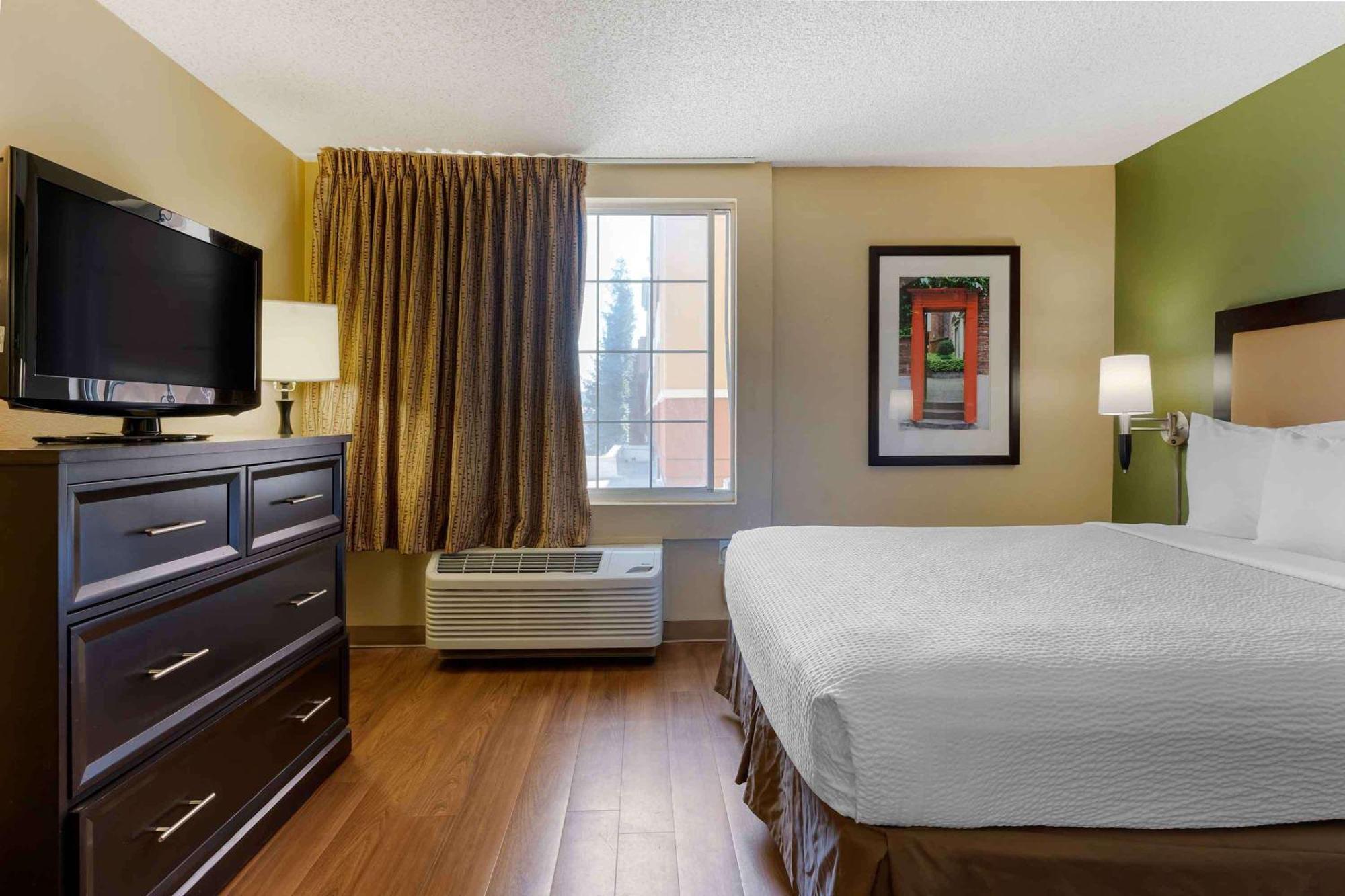 Extended America Select - Orlando - Southpark - Equity Row Oak Ridge