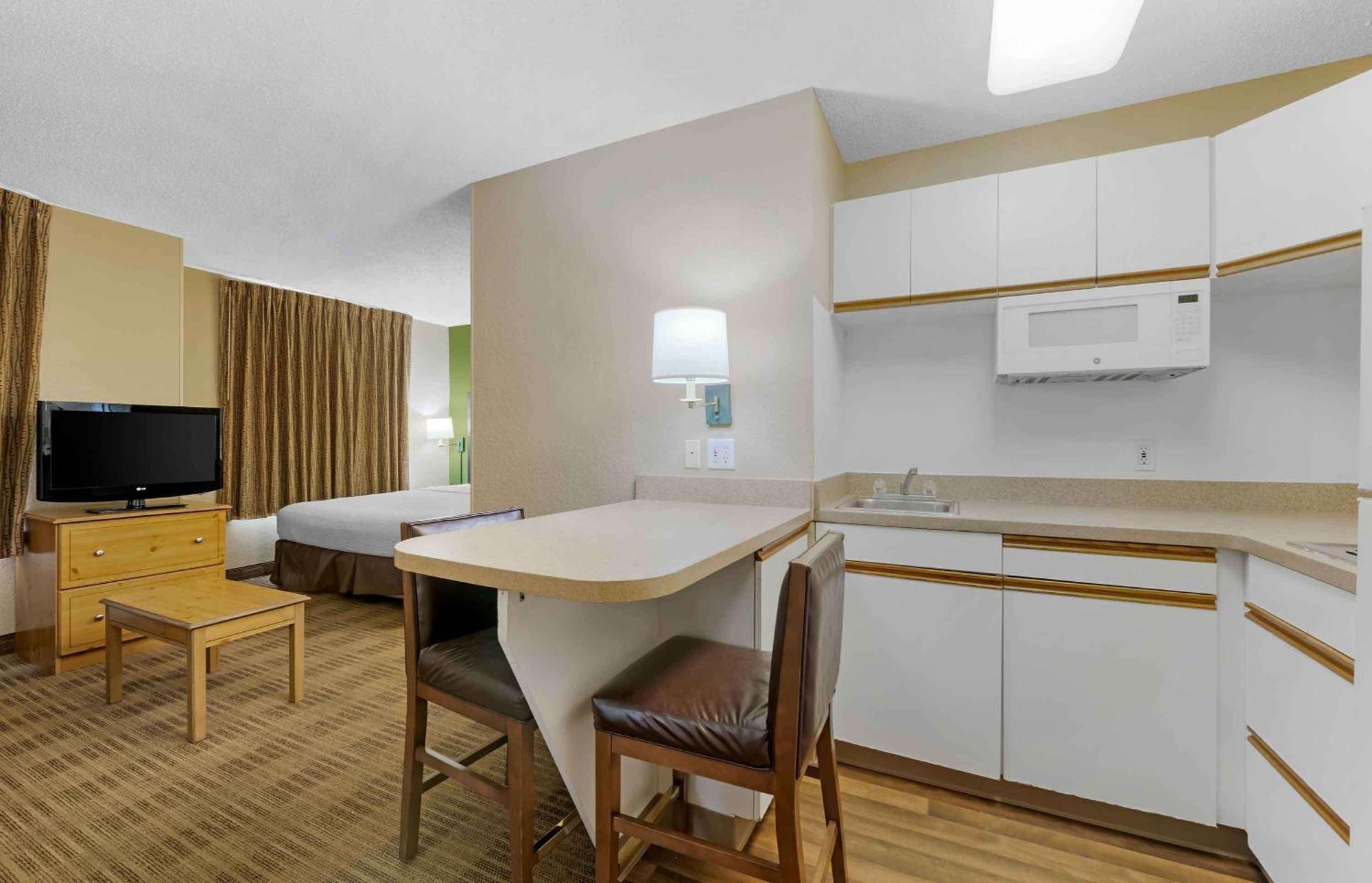 Extended America Select - Orlando - Southpark - Equity Row 2*