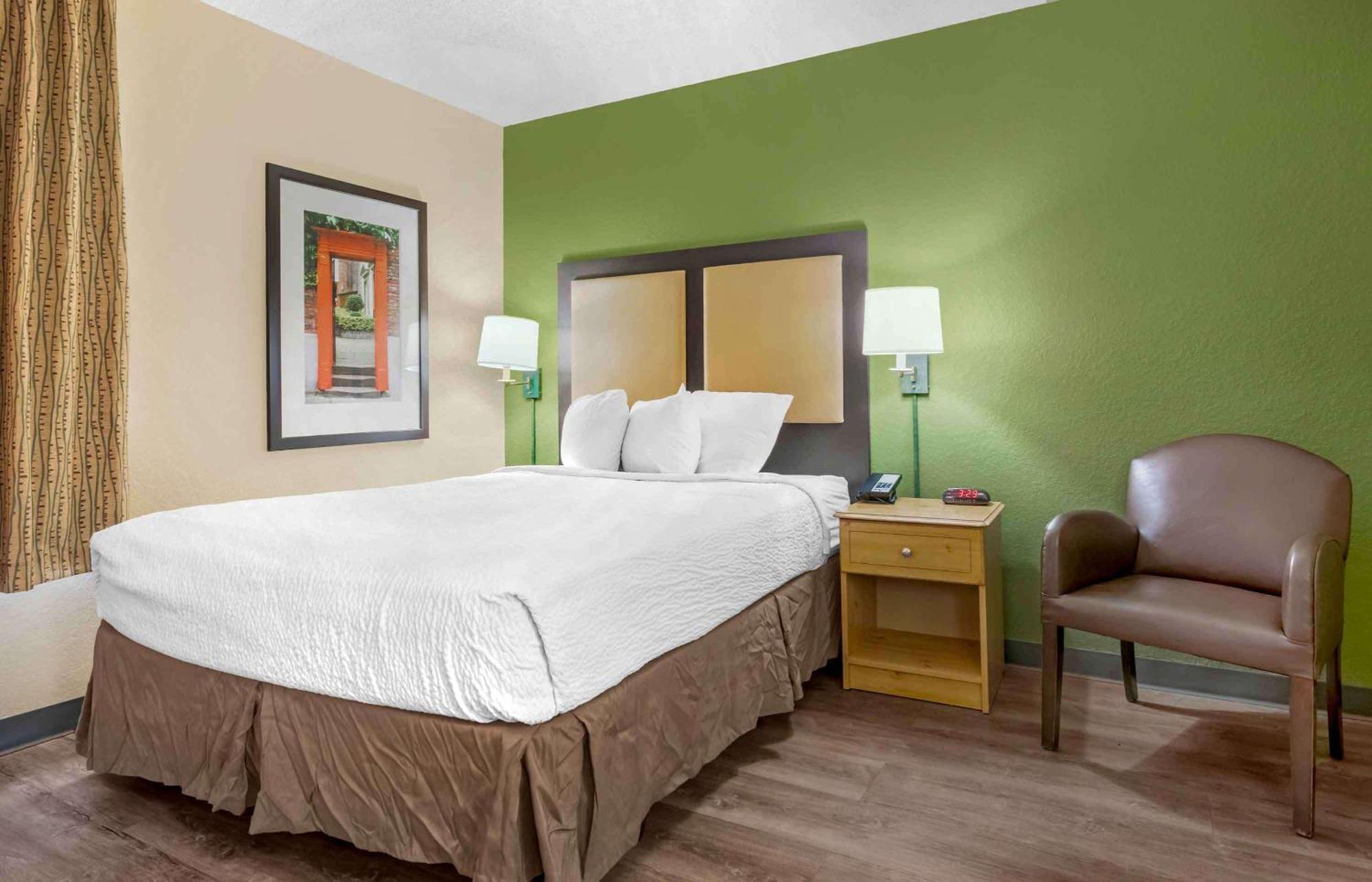 Extended America Select - Orlando - Southpark - Equity Row 2*