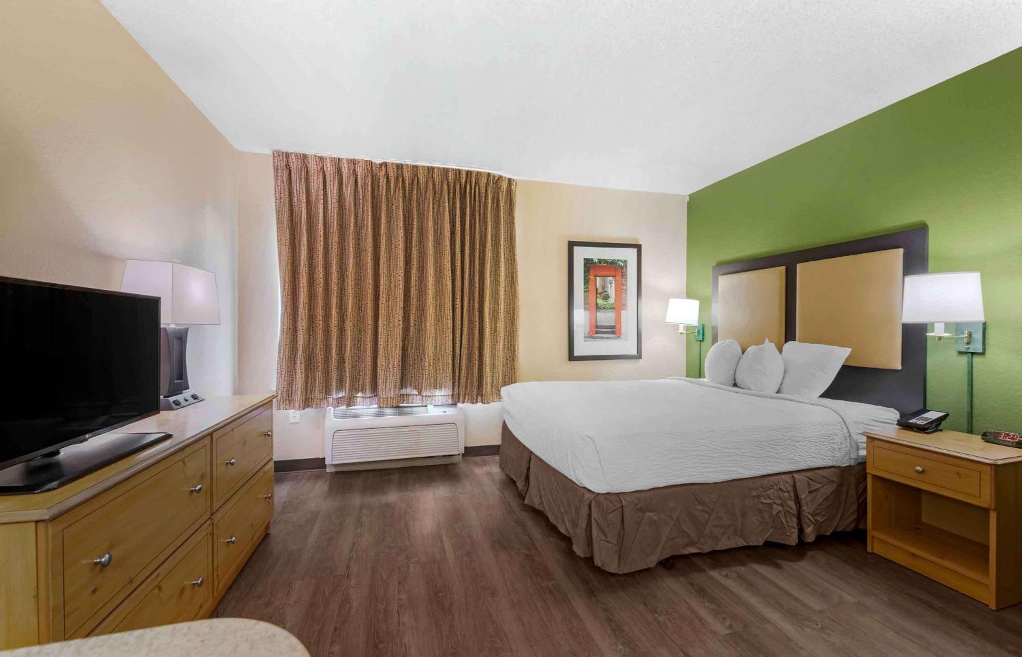 Extended America Select - Orlando - Southpark - Equity Row Oak Ridge