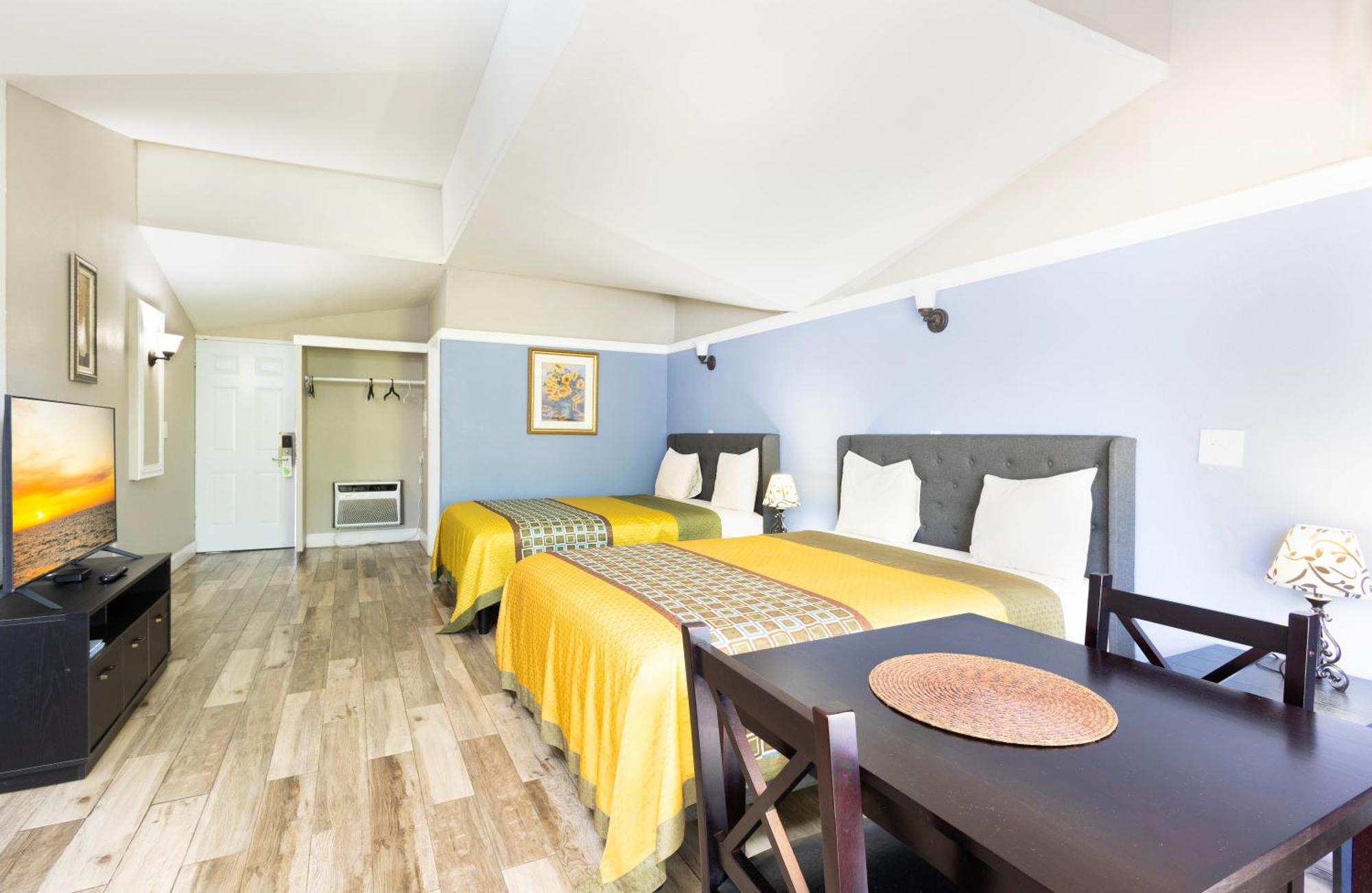 Motel Warm Mineral Springs 2*