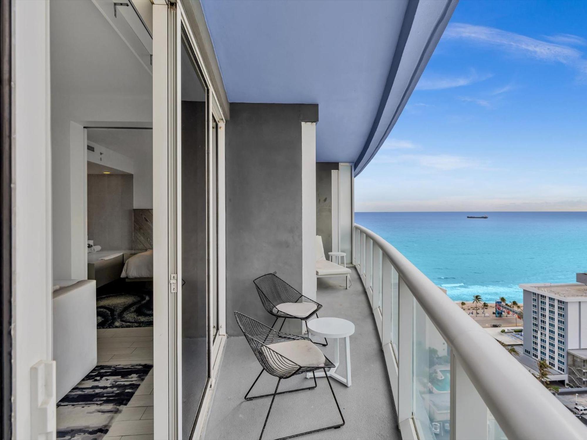 Fll W Residence Penthouse, Amazing Birds Eye Views! Apartment