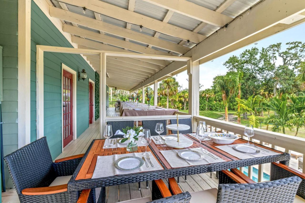 No 1 Largest Private Compound, 11br Sleeps 40 * Tampa