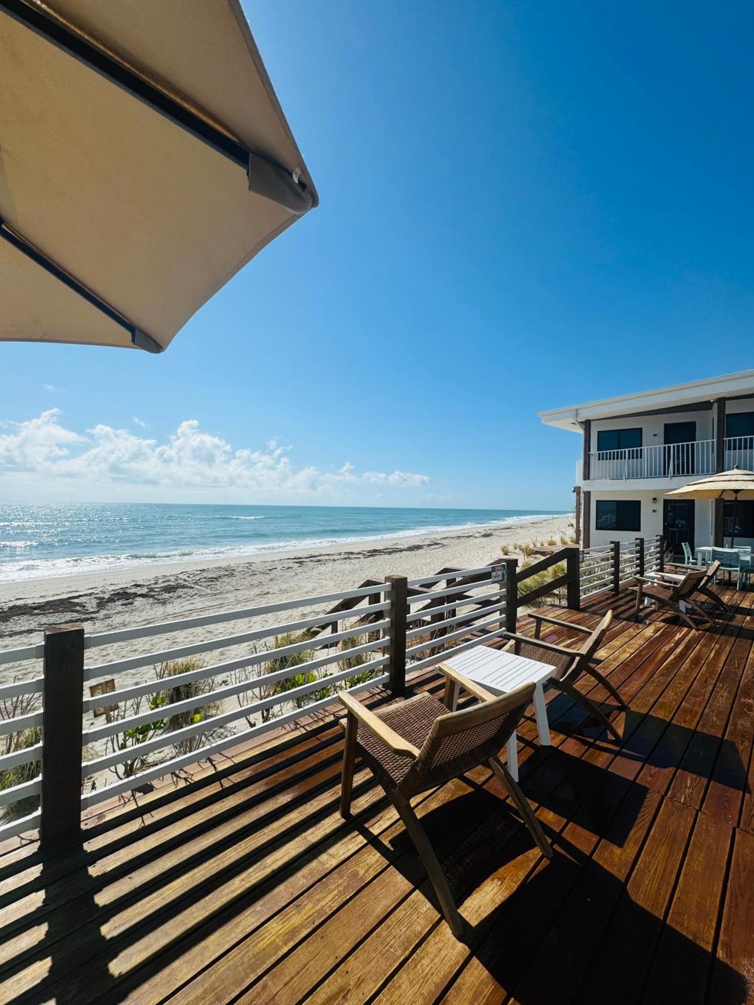Melbourne & Surf Club Hotel