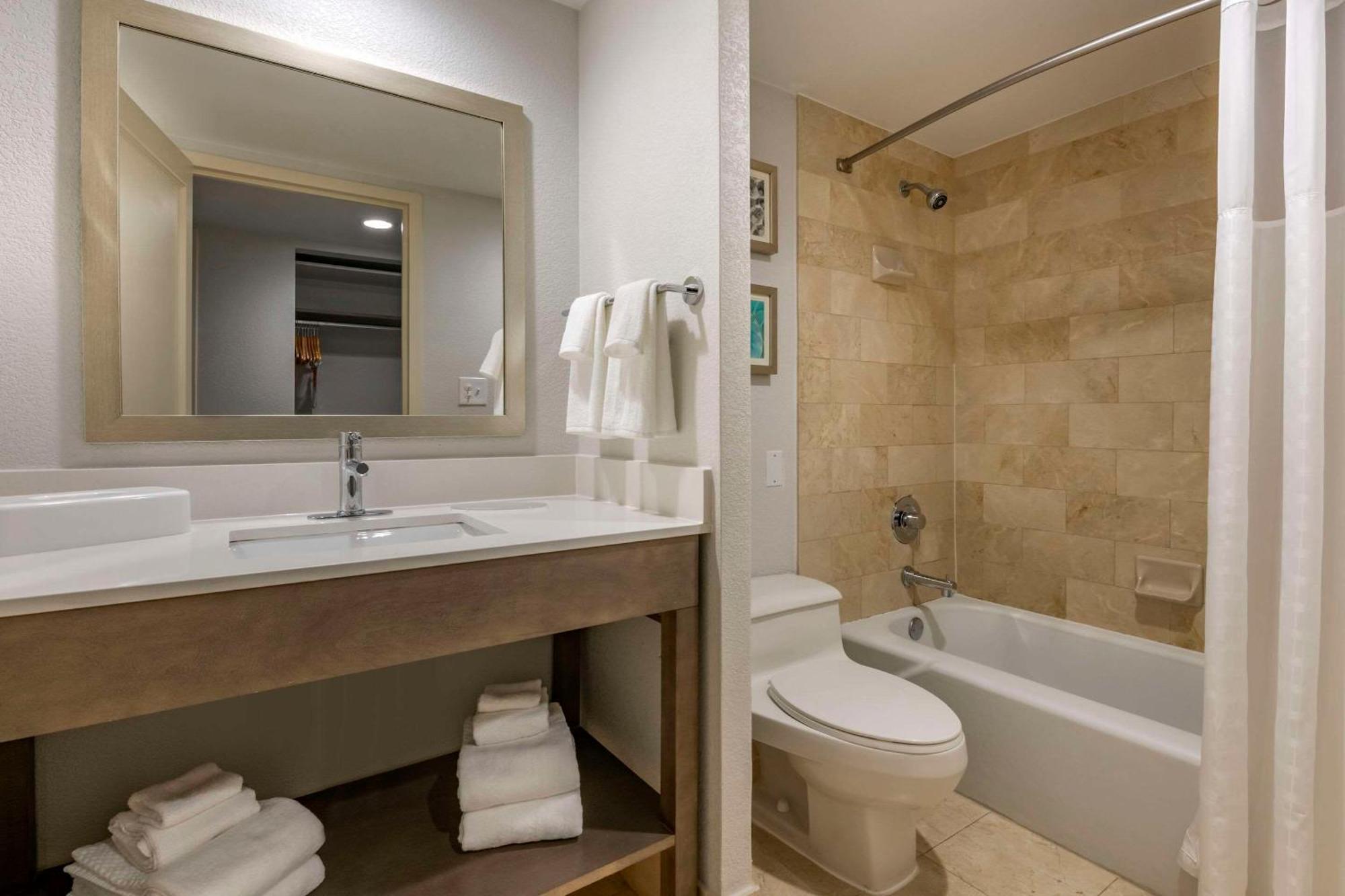 Comfort & Downtown Brickell-port Of 4*