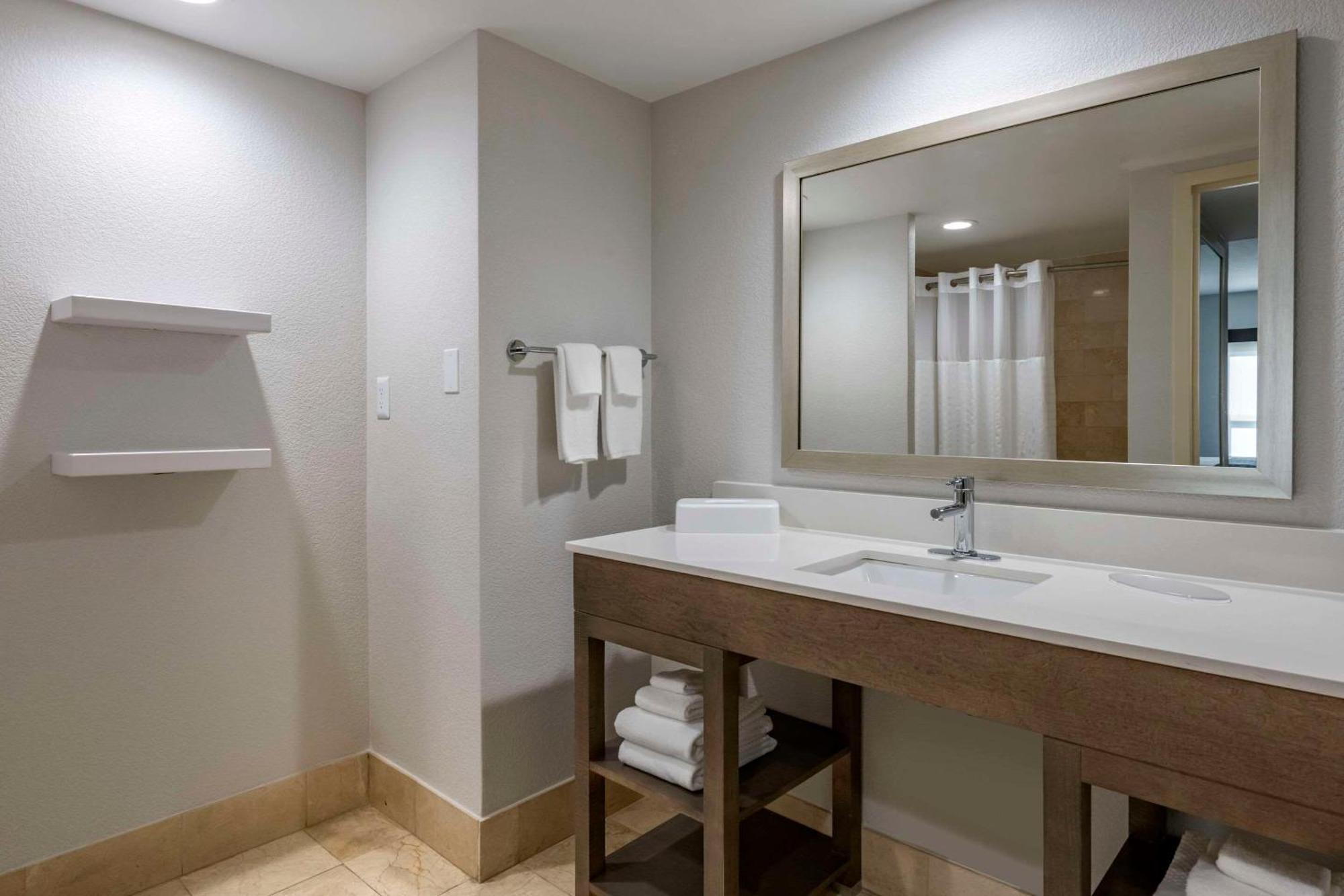 Hotel Comfort & Downtown Brickell-port Of