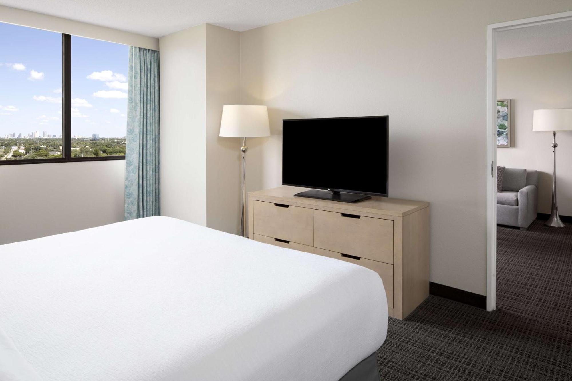 Hotel Embassy By Hilton Airport Westshore Tampa