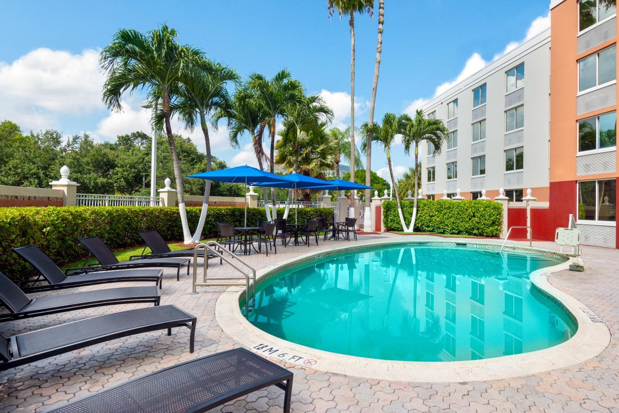 Express Miami Airport Area By Ihg Hotel Doral