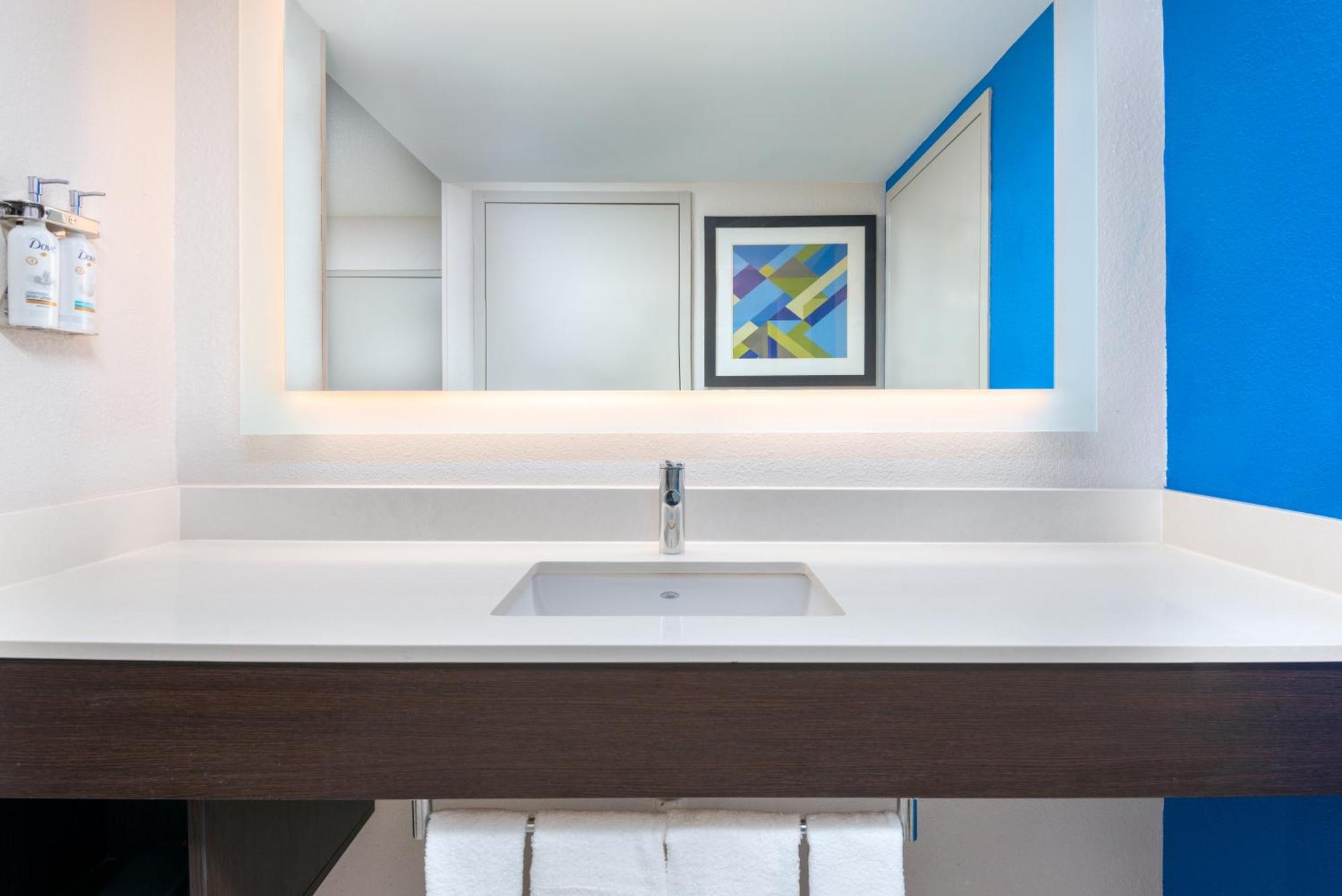 Express Miami Airport Area By Ihg