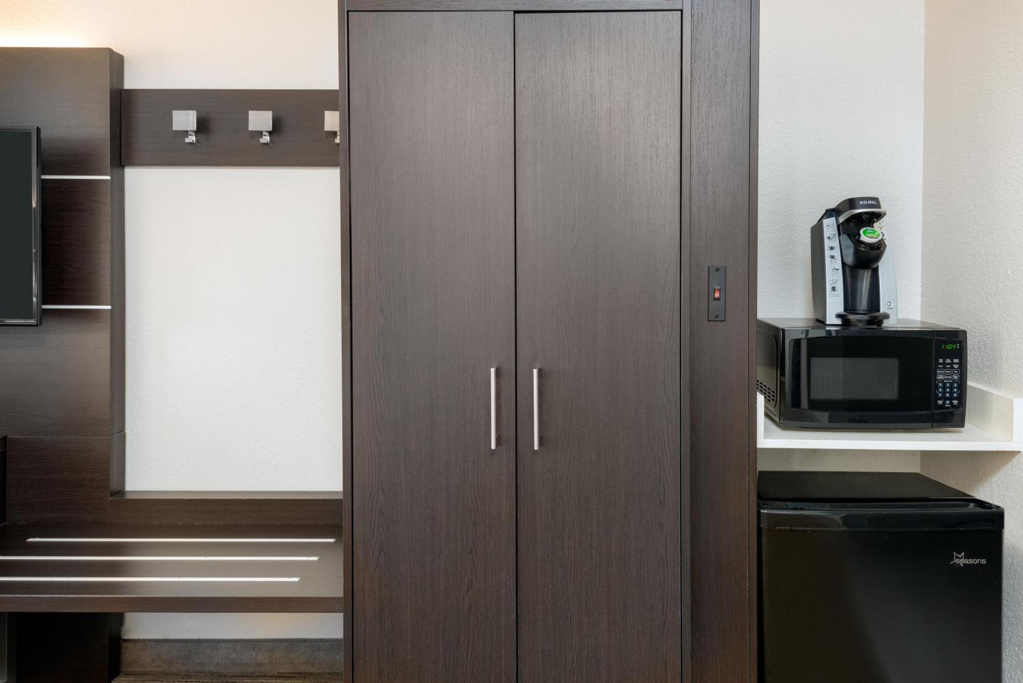 Express Miami Airport Area By Ihg Hotel Doral