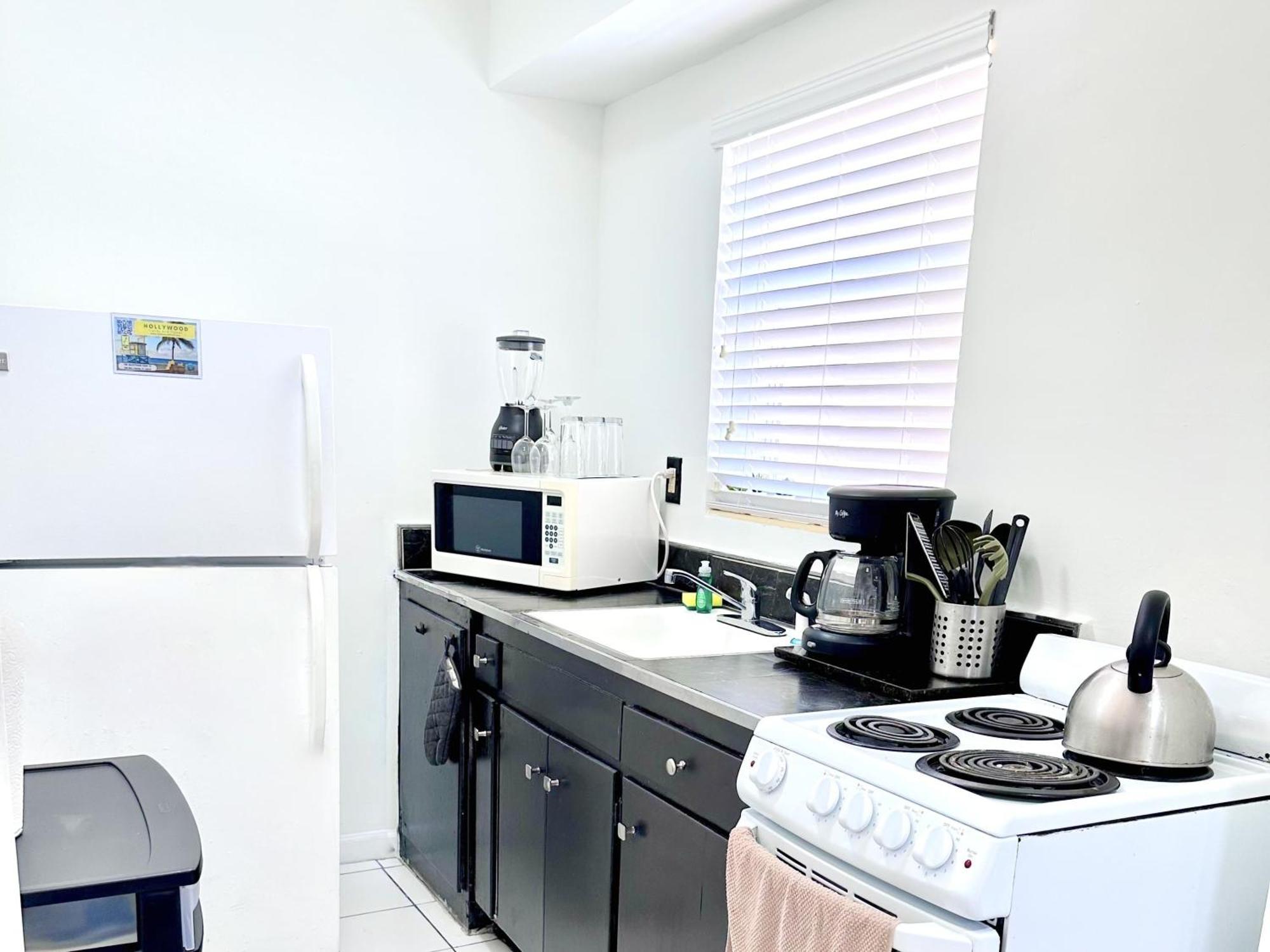 Southwinds By The Gold Nests Hollywood