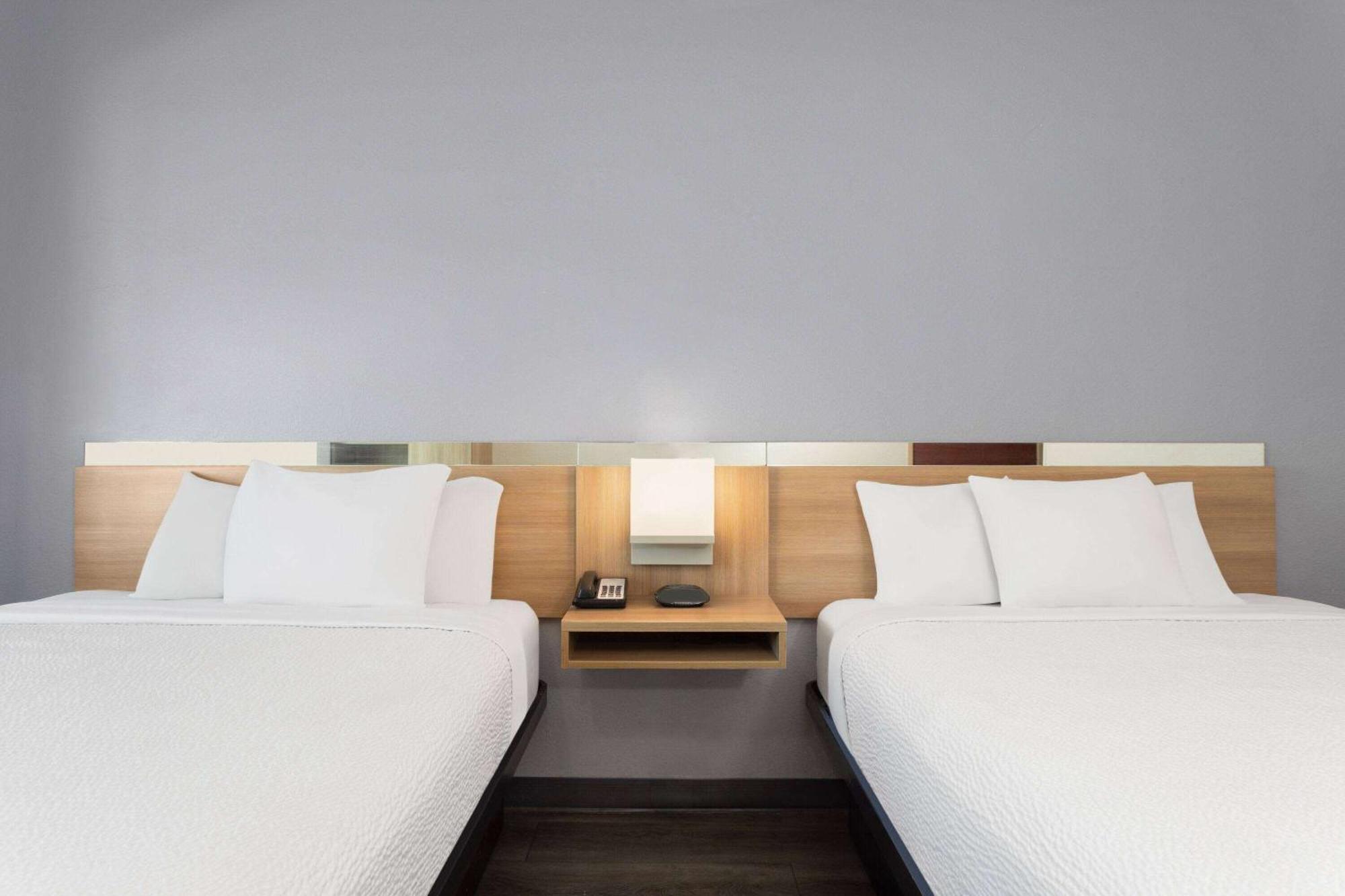 Microtel & By Wyndham 2*