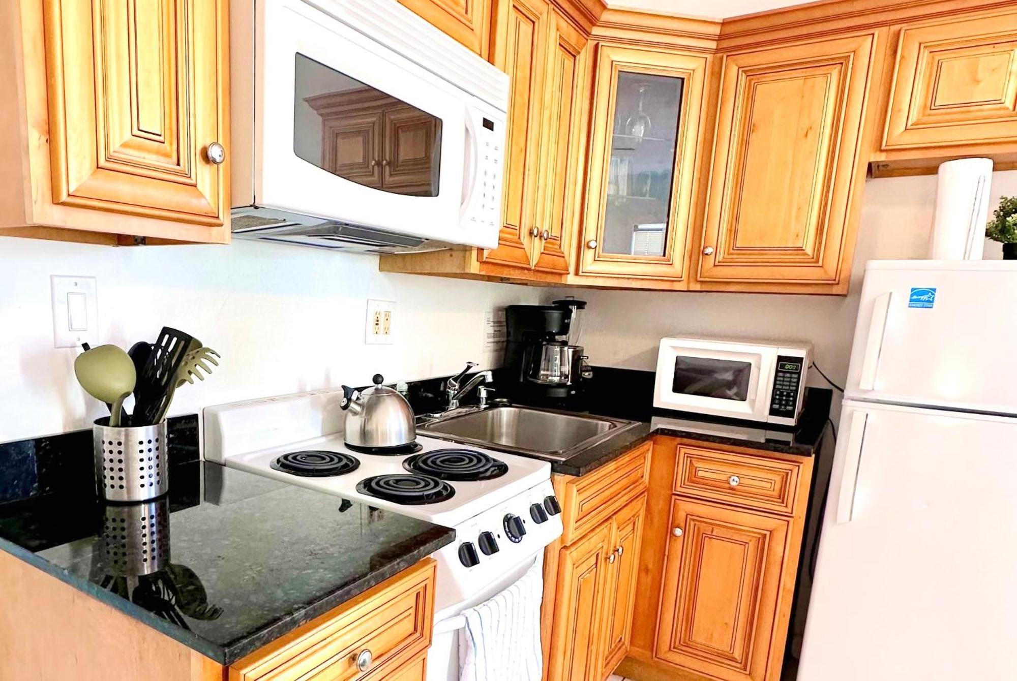 Southwinds By The Gold Nests Hollywood