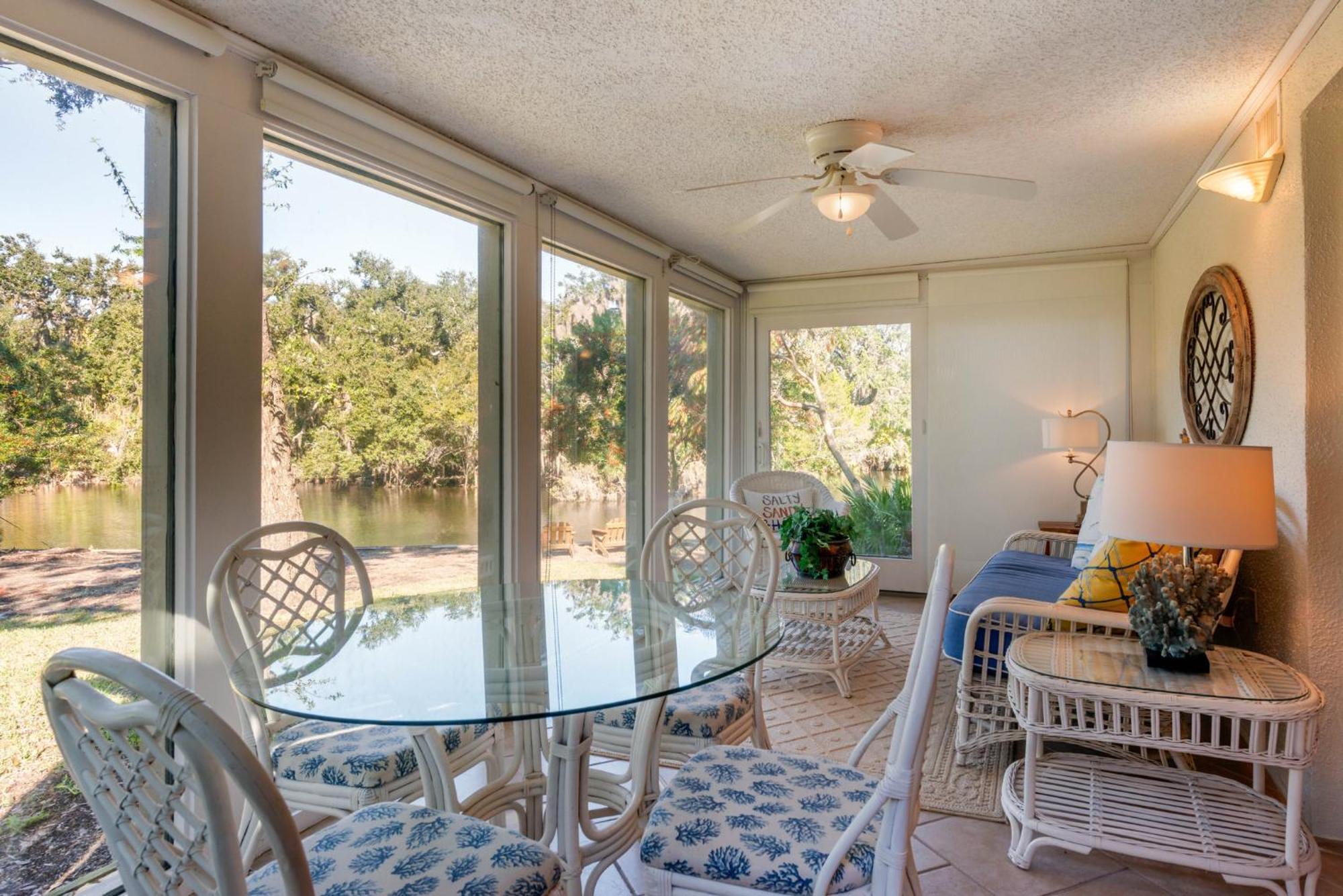 Of Amelia Island * Franklintown