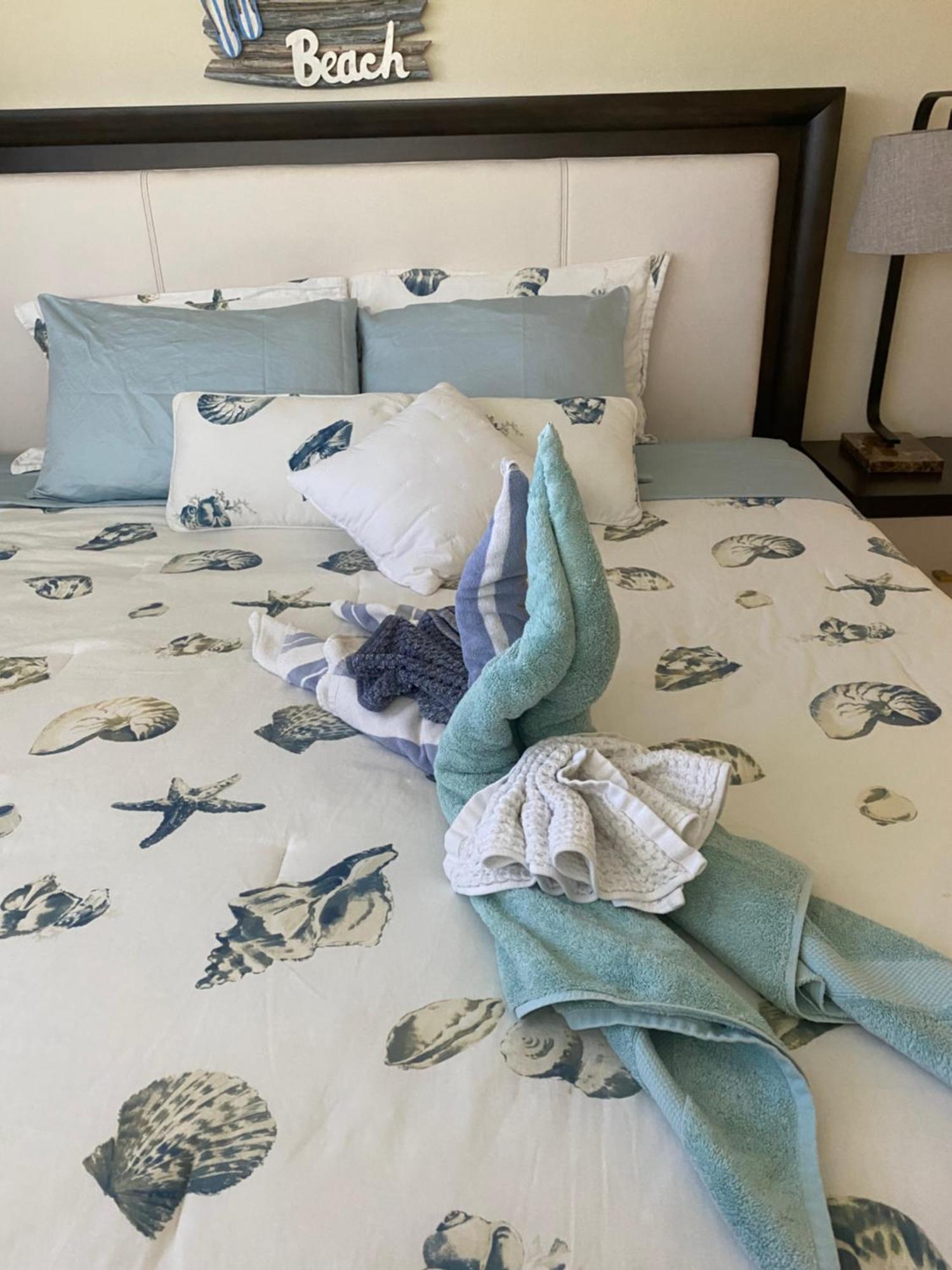Spaces Sunny Oasis 4br Retreat With 2 King Beds, Amazing Pool, Near South Florida Beaches *