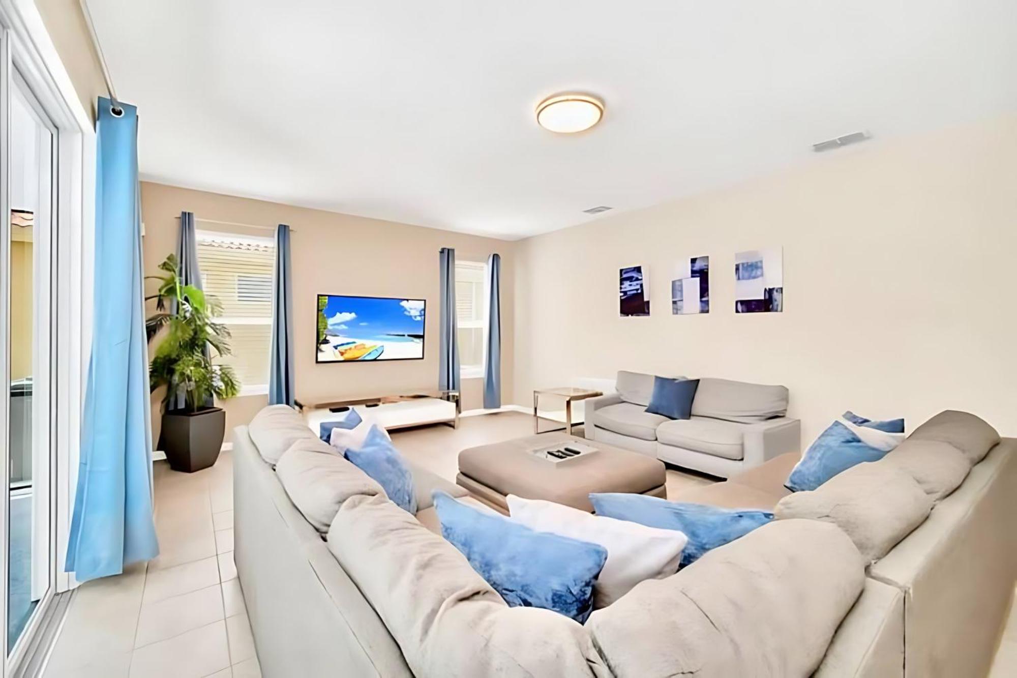 6br Near - With Private Pool Hot Tub And Games Holiday home *
