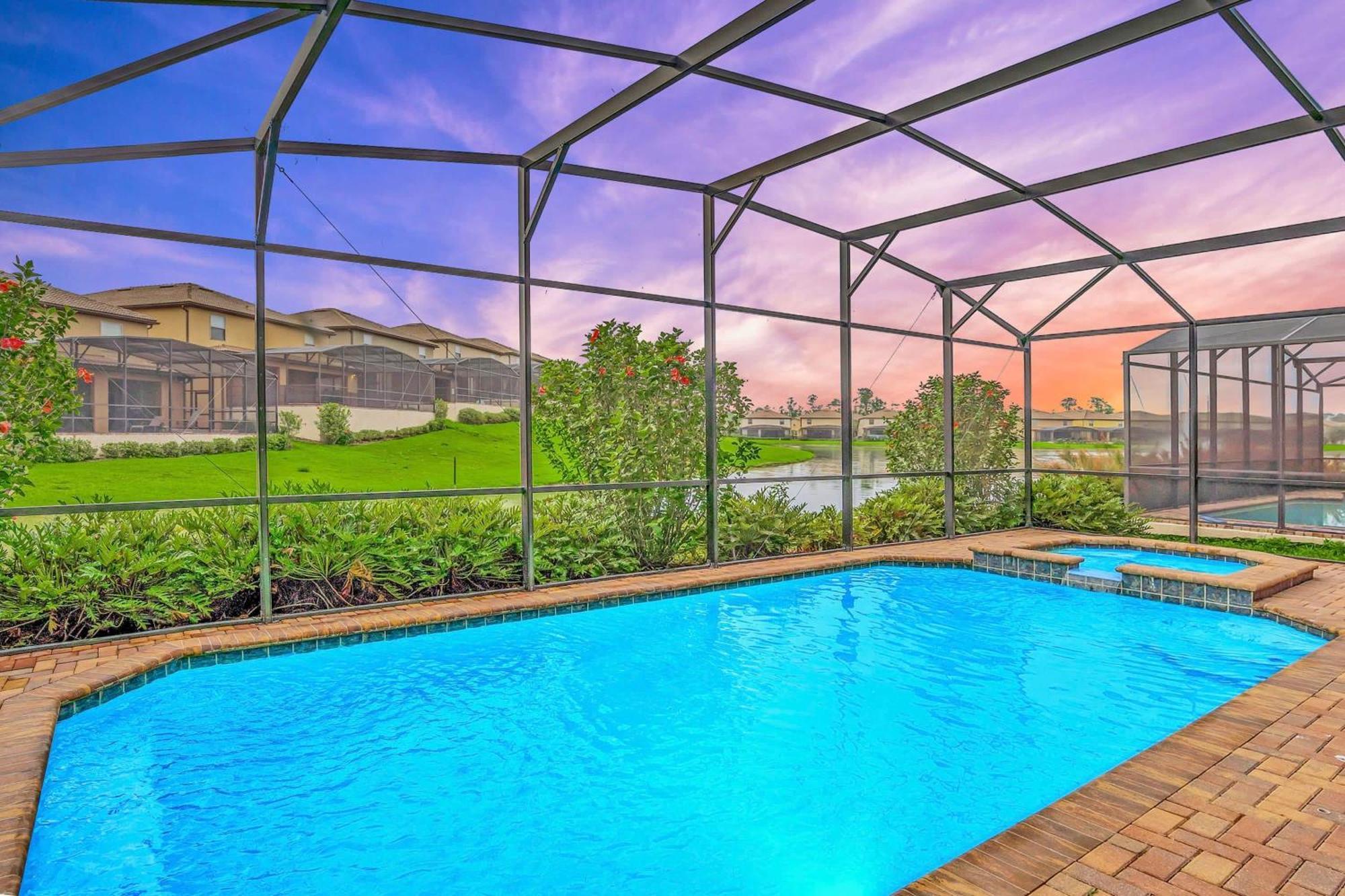 Holiday home 8br W Pool Hot Tub And Theatre Loft *