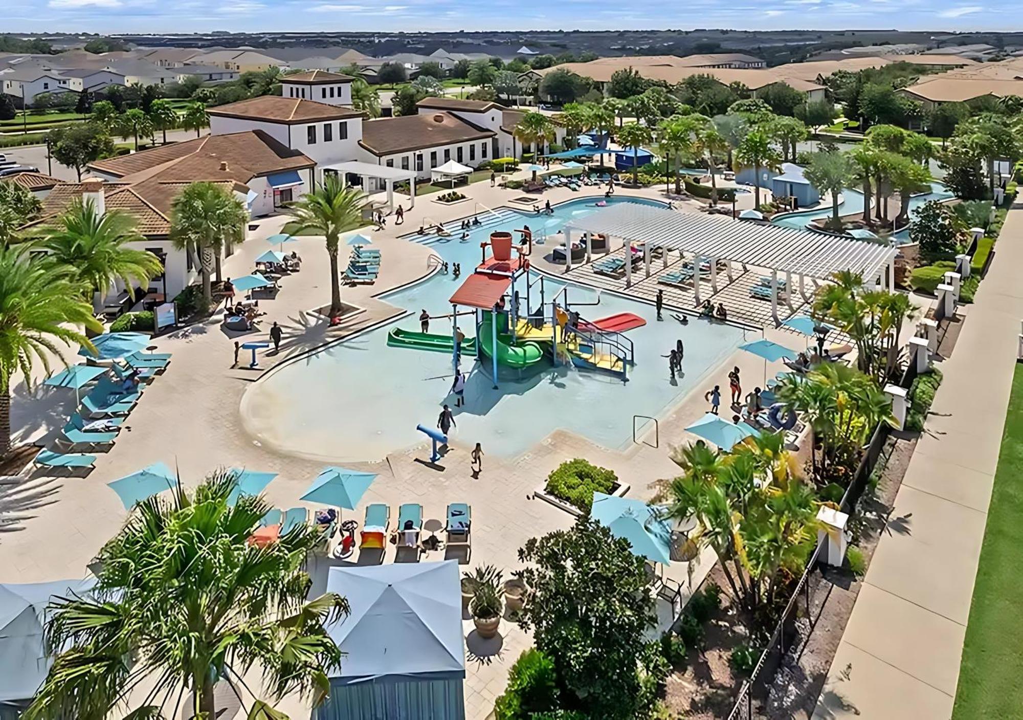 Holiday home 8br W Pool Hot Tub And Theatre Loft *