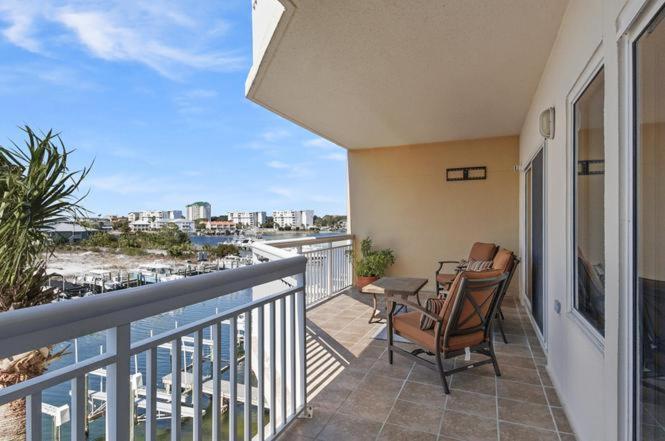 Harbor Landing 102b - Beautiful Harbor Views Holiday home *