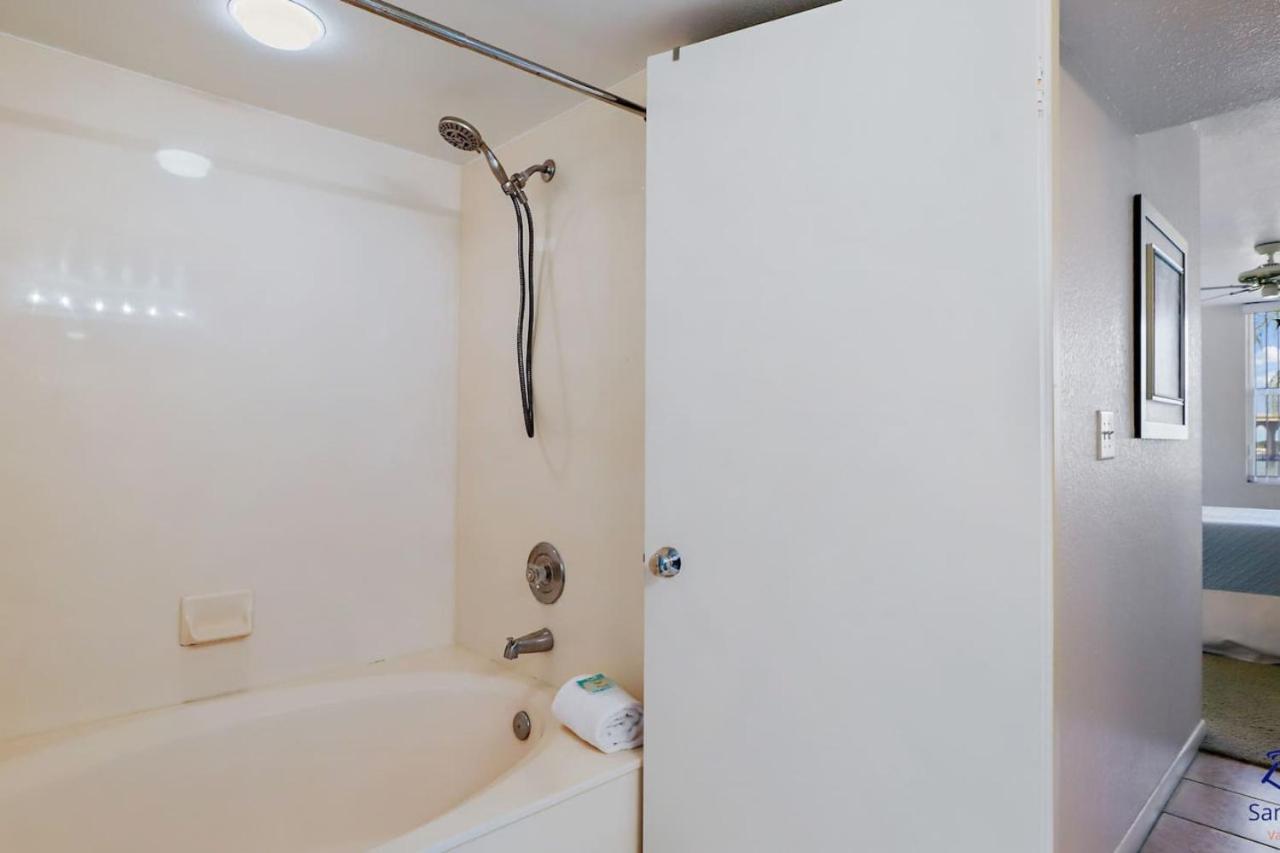 Isla Del Sol Bahia Vista 2nd Floor Corner Unit Tierra Verde