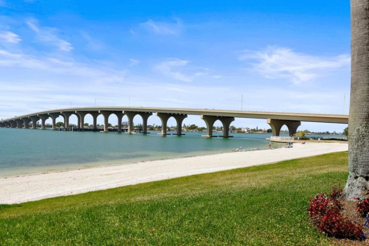 Isla Del Sol Bahia Vista 2nd Floor Corner Unit Holiday home *