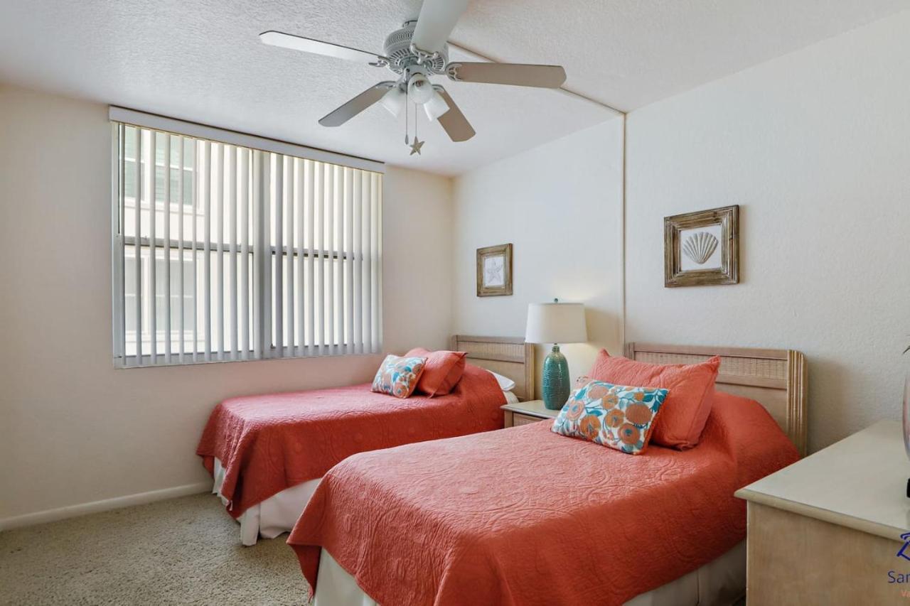 Isla Del Sol Bahia Vista 2nd Floor Corner Unit * Tierra Verde