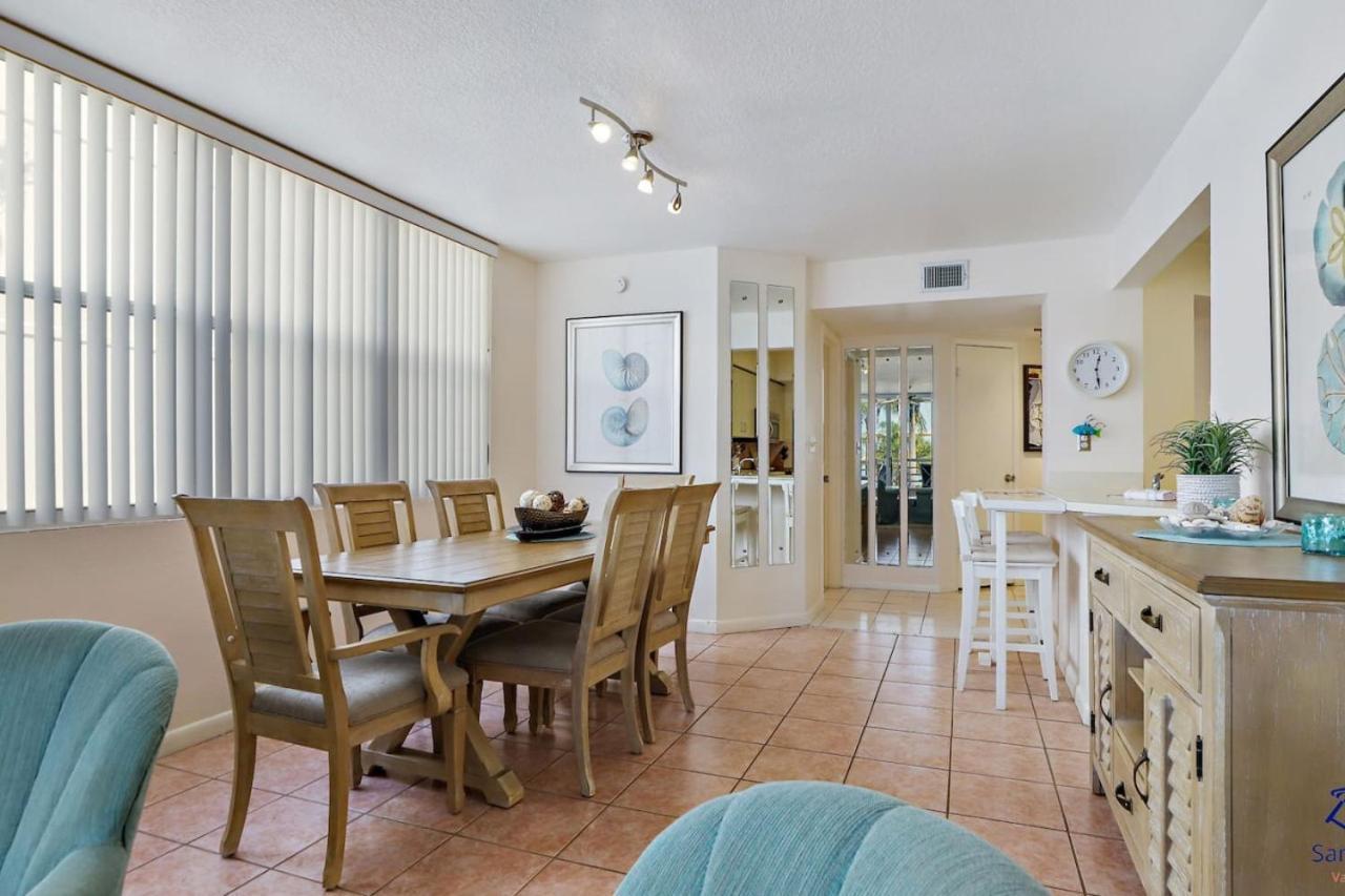 Isla Del Sol Bahia Vista 2nd Floor Corner Unit Holiday home Tierra Verde