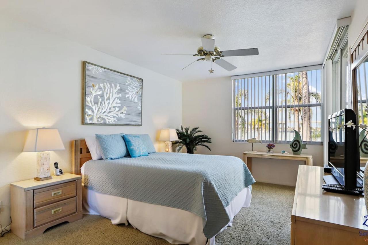 Holiday home Isla Del Sol Bahia Vista 2nd Floor Corner Unit Tierra Verde
