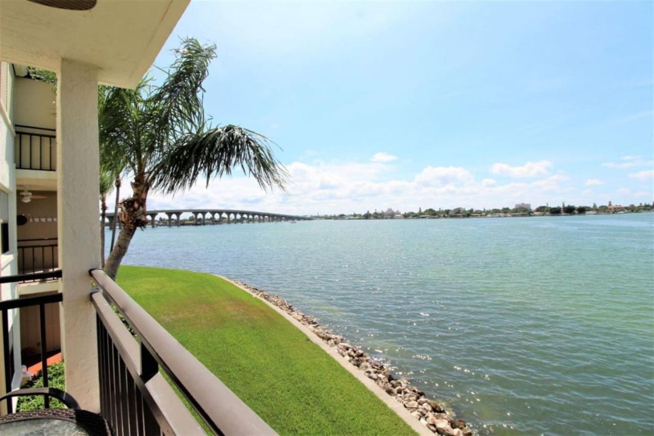 St Pete Isla Del Sol Casa G 207 Bay Front 2 2 * Point Brittany