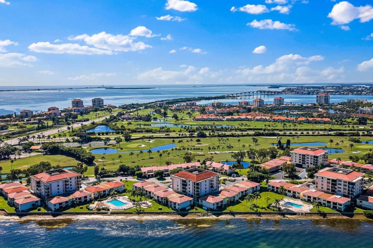 St Pete Isla Del Sol Casa G 207 Bay Front 2 2 * Point Brittany