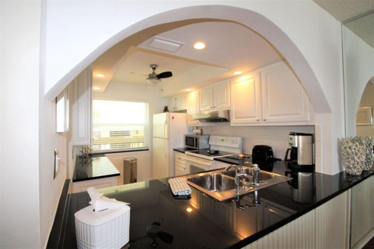 St Pete Isla Del Sol Casa G 207 Bay Front 2 2 * Point Brittany