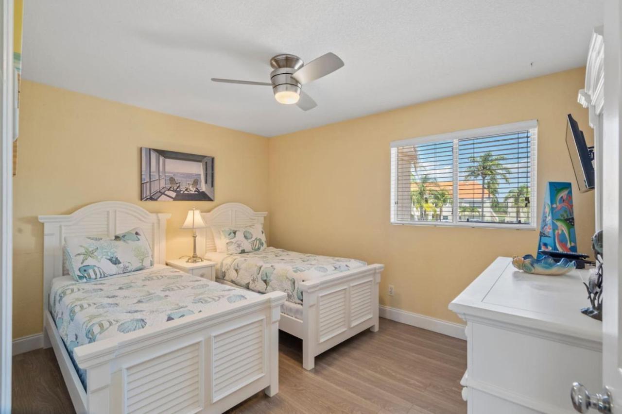 St Pete Isla Vista North Mirada Townhome 3 2 Point Brittany