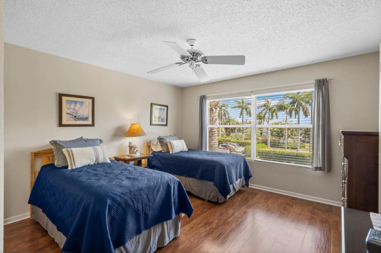 St Pete Isla Del Sol Vista E 7 249 Pool 2 2 Point Brittany