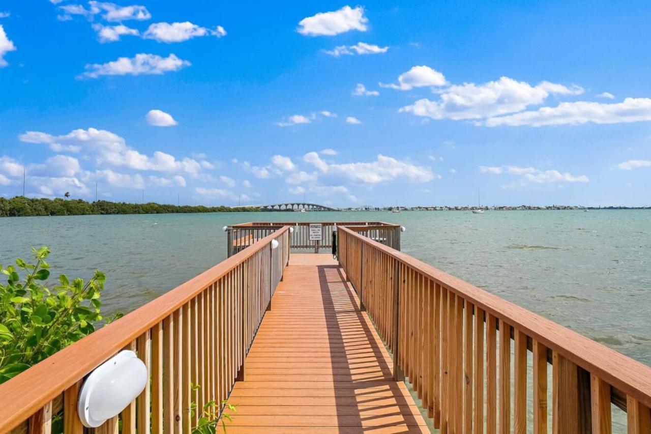St. Pete Isla Del Sol Bahia J 408 2bd 2ba