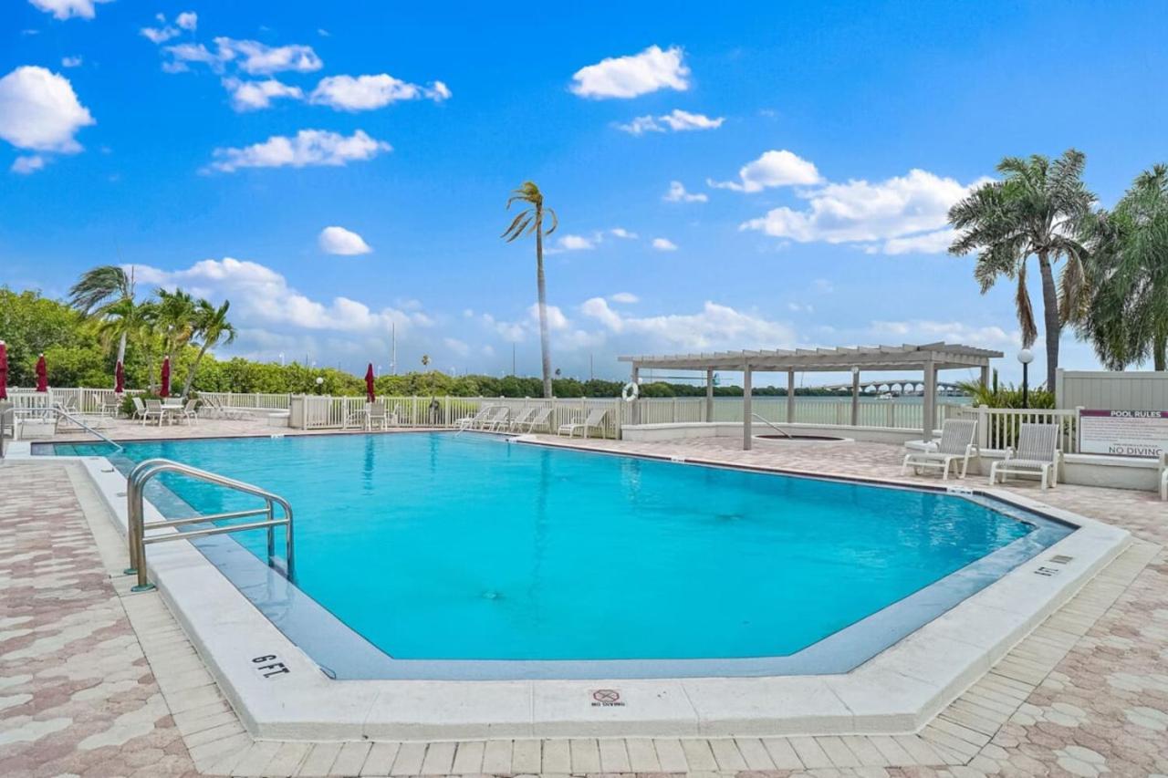St. Pete Isla Del Sol Bahia J 408 2bd 2ba Holiday home