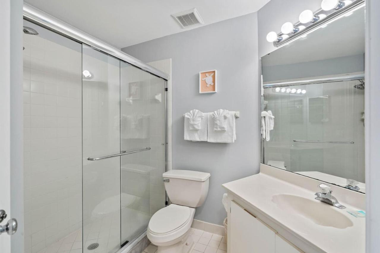 St Pete Isla Vista E 4-229 New Kitchen *