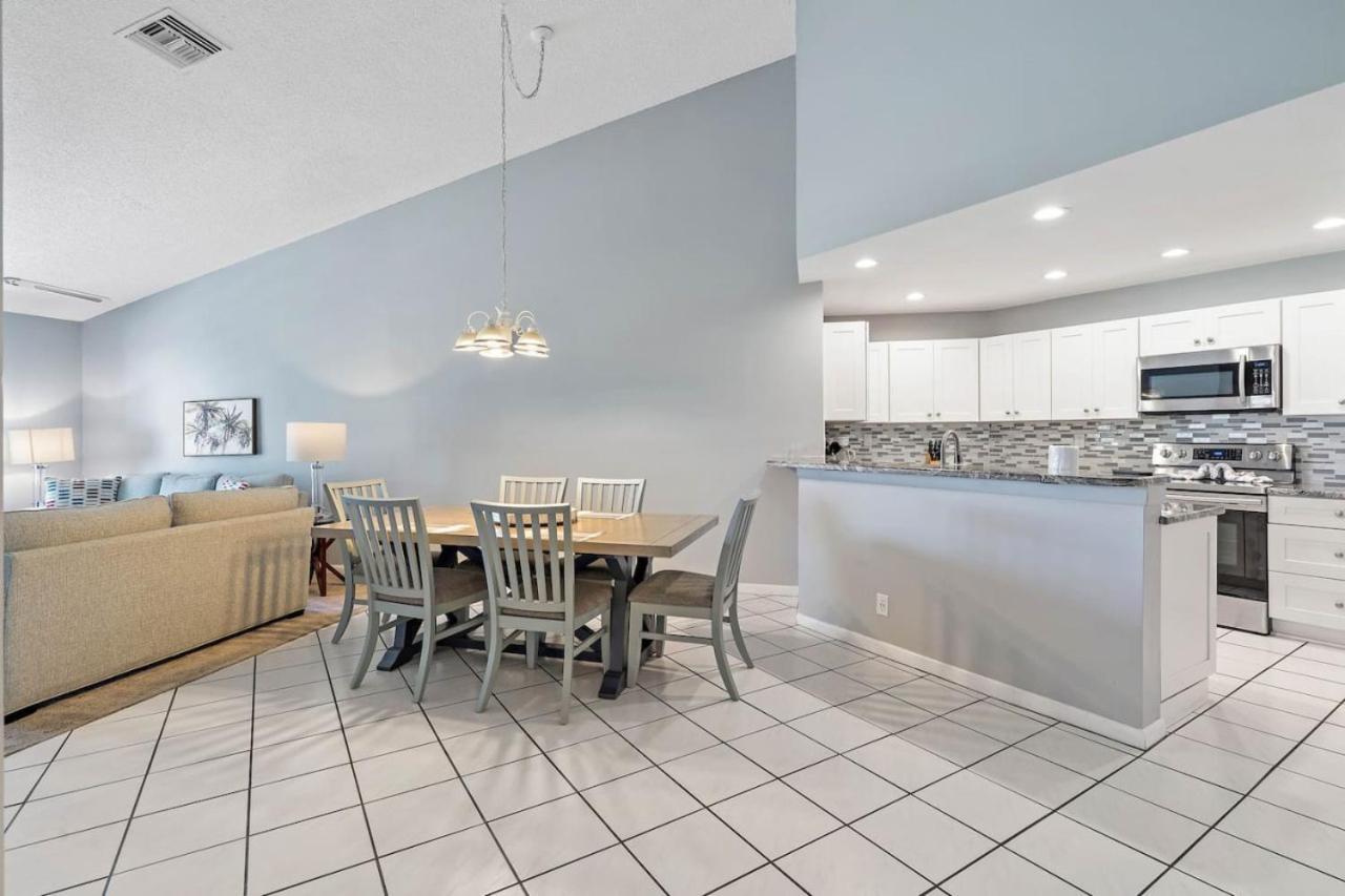 St Pete Isla Vista E 4-229 New Kitchen Holiday home Point Brittany