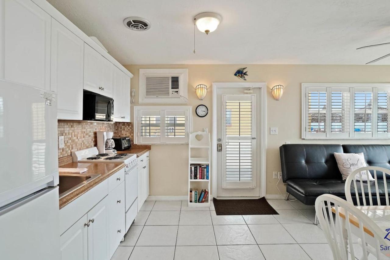 Apartment Sea Rocket 6 Beachfront Beauty In North *