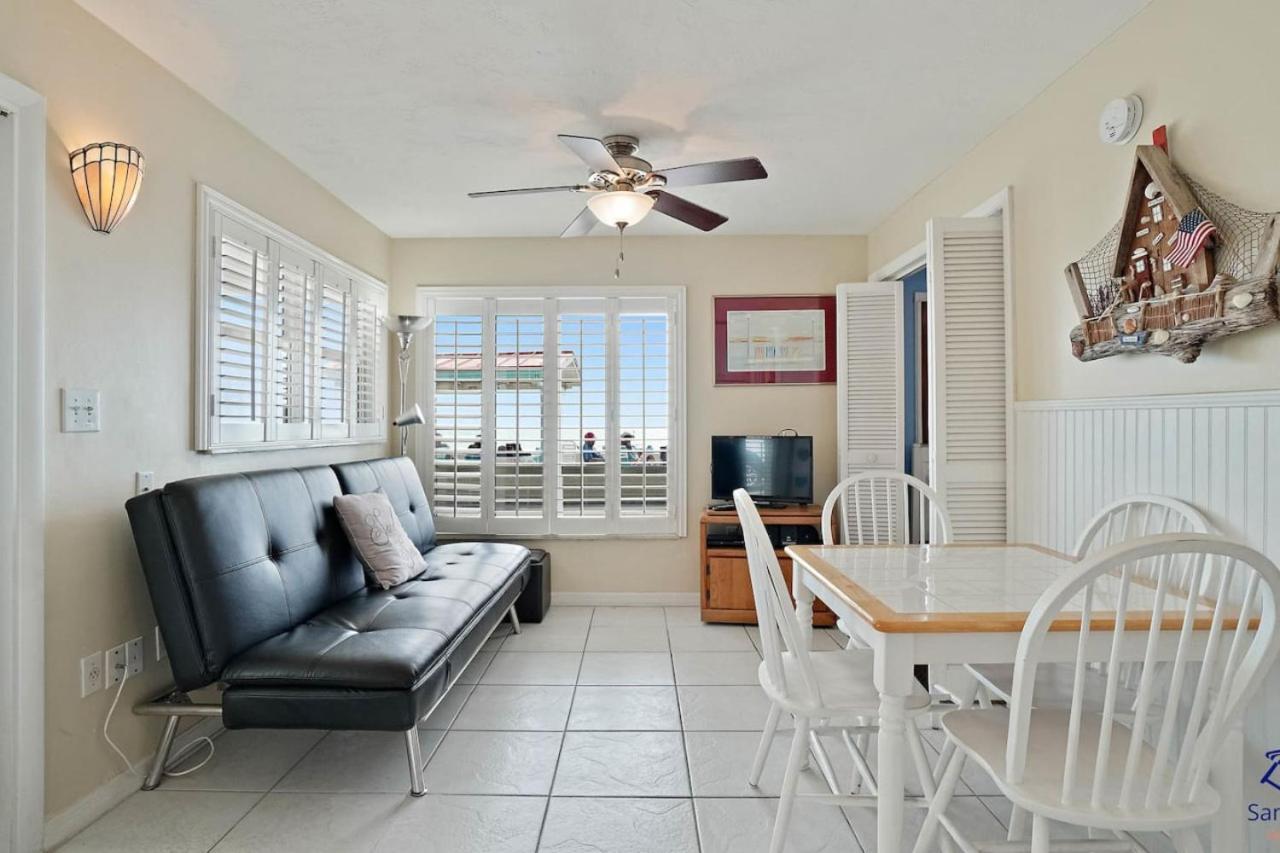 Apartment Sea Rocket 6 Beachfront Beauty In North St. Pete Beach