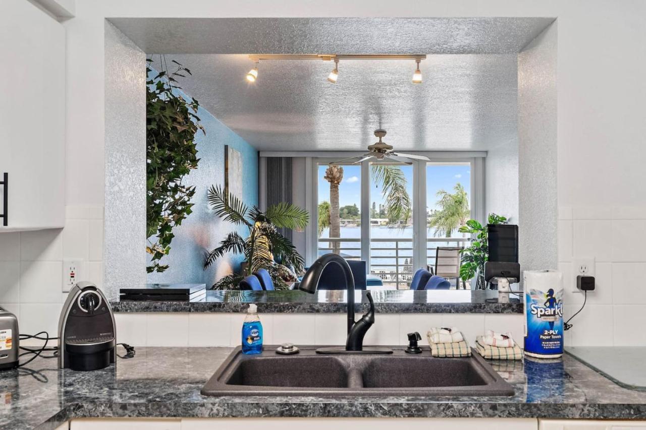 St Pete Isla Bahia Vista 8-210 Bay View Holiday home *