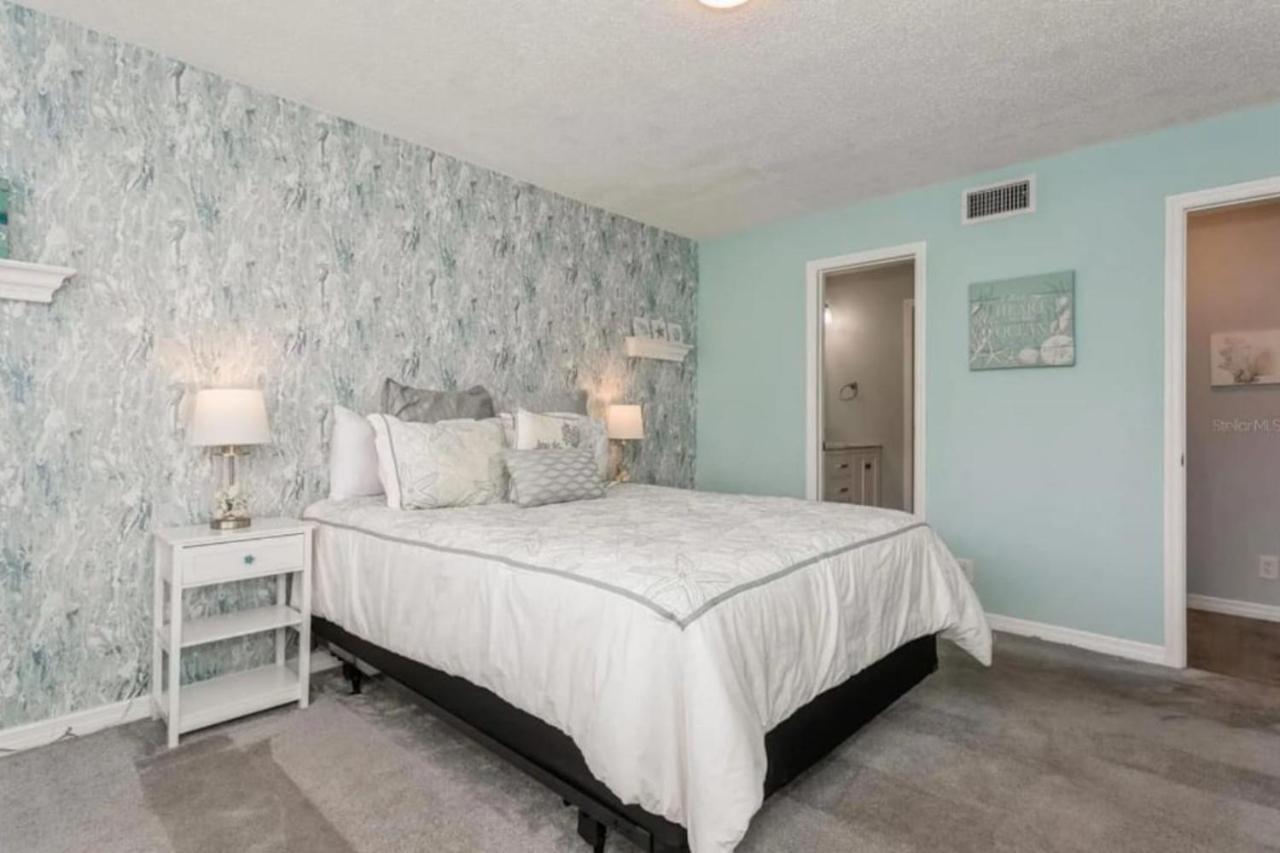 Vista East 8-164 *
