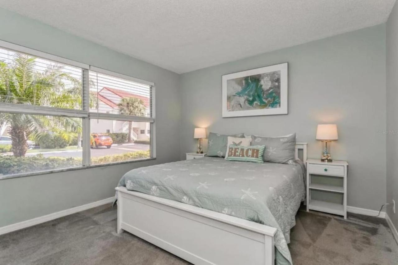 Vista East 8-164