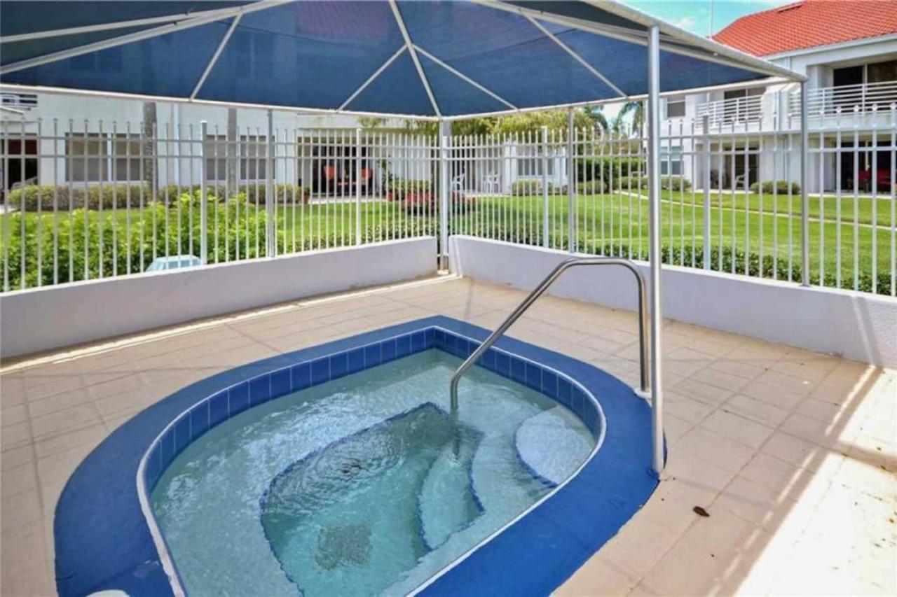 Holiday home New Listing Ground Floor Vista East Pond