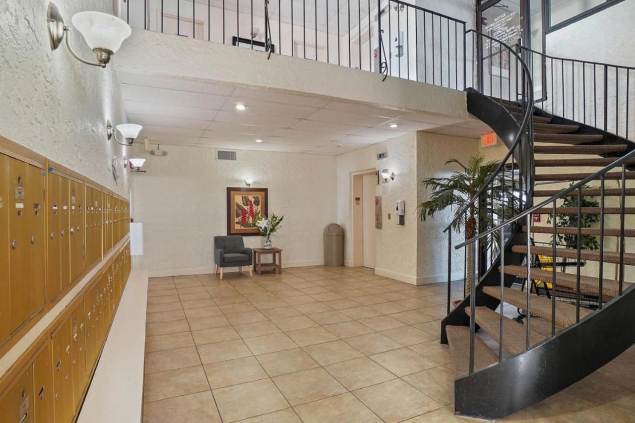 St Pete Isla Casa B-507 Beautiful