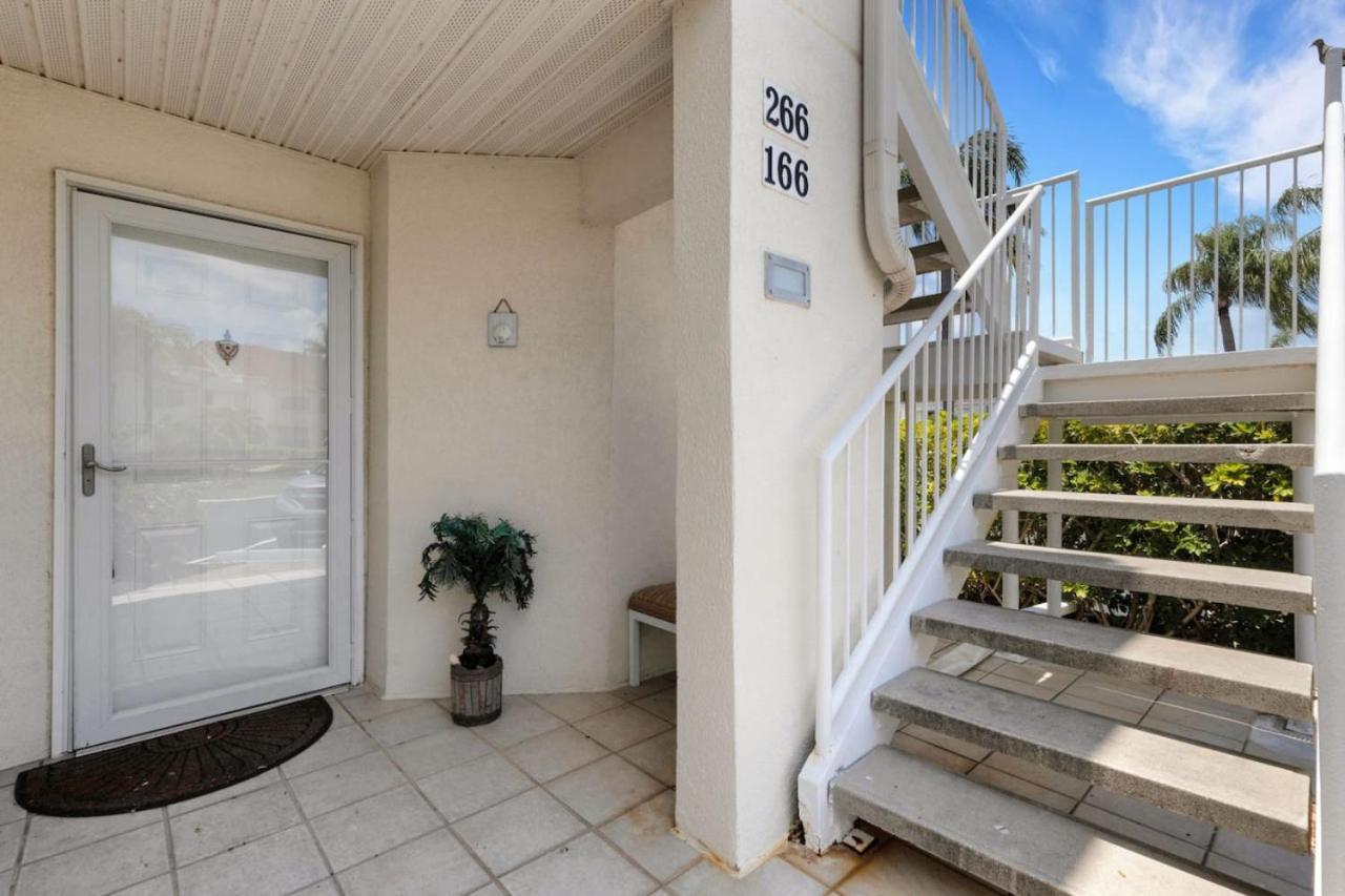 Holiday home New Listing Ground Floor Vista East Pond