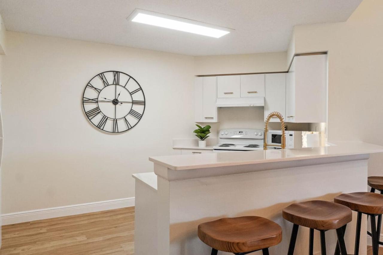 Newly Updated 2 Bedroom Isla Del Sol Vista Point Brittany