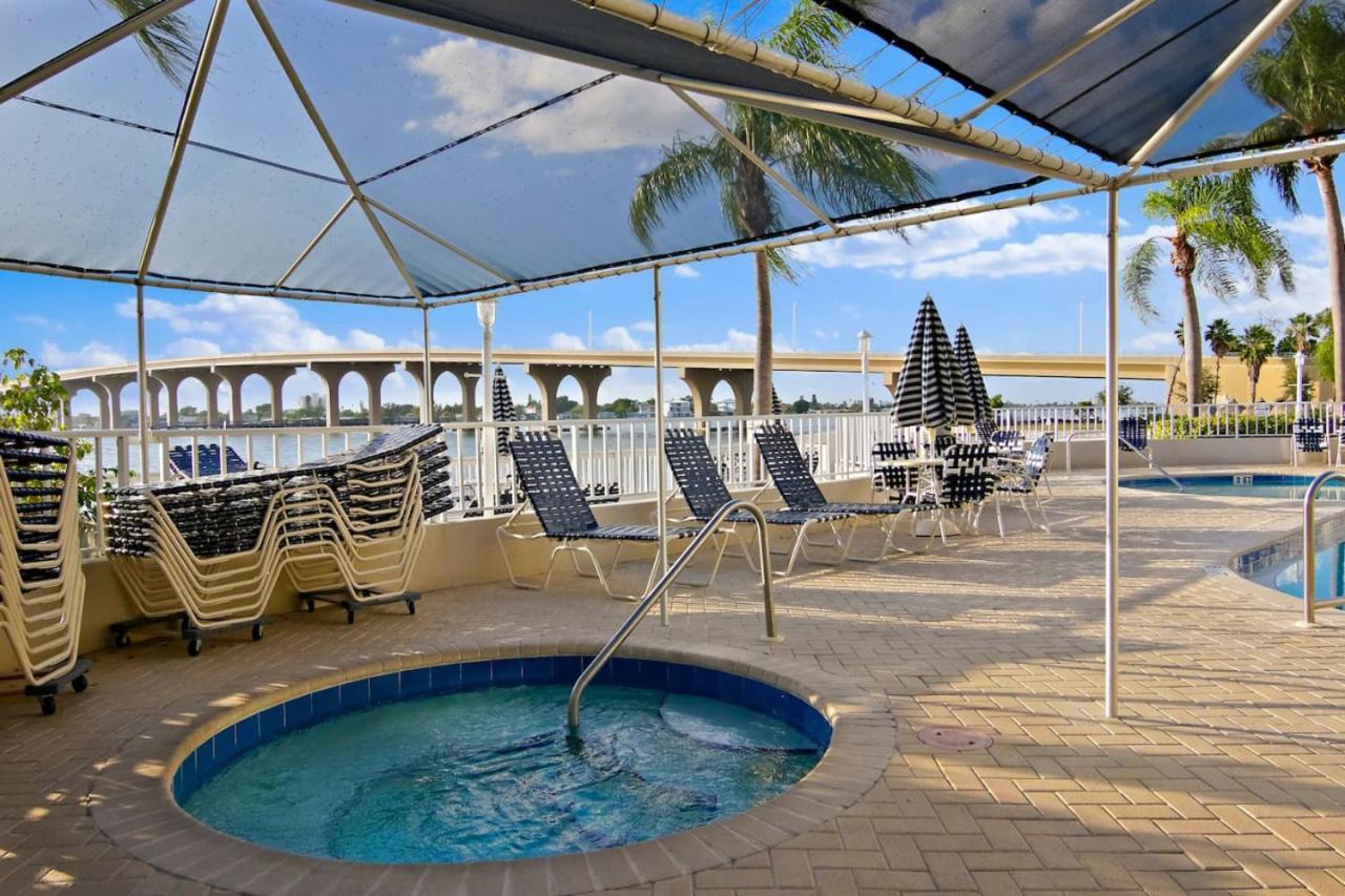 Holiday home New Listing Bahia Vista 8 411 2bd 2ba Tierra Verde